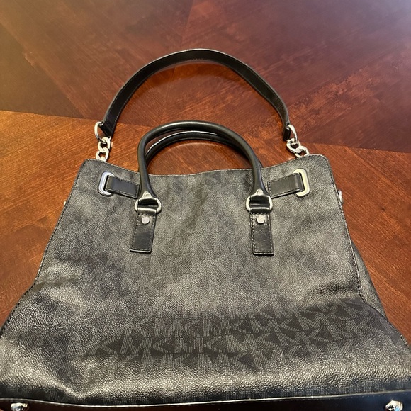 MK Medium signature shoulder bag w/handle straps - Picture 2 of 4